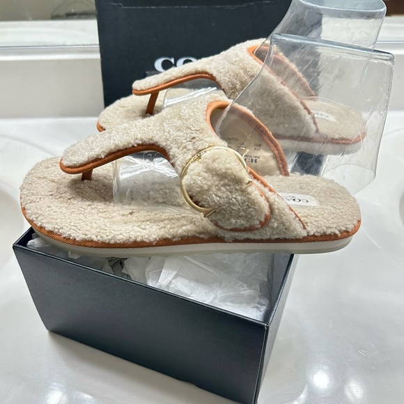 😁SOLD😁 Authentic Coach Women’s Beige & Brown Fuzzy Thong Sandals  10B - Picture 11 of 13